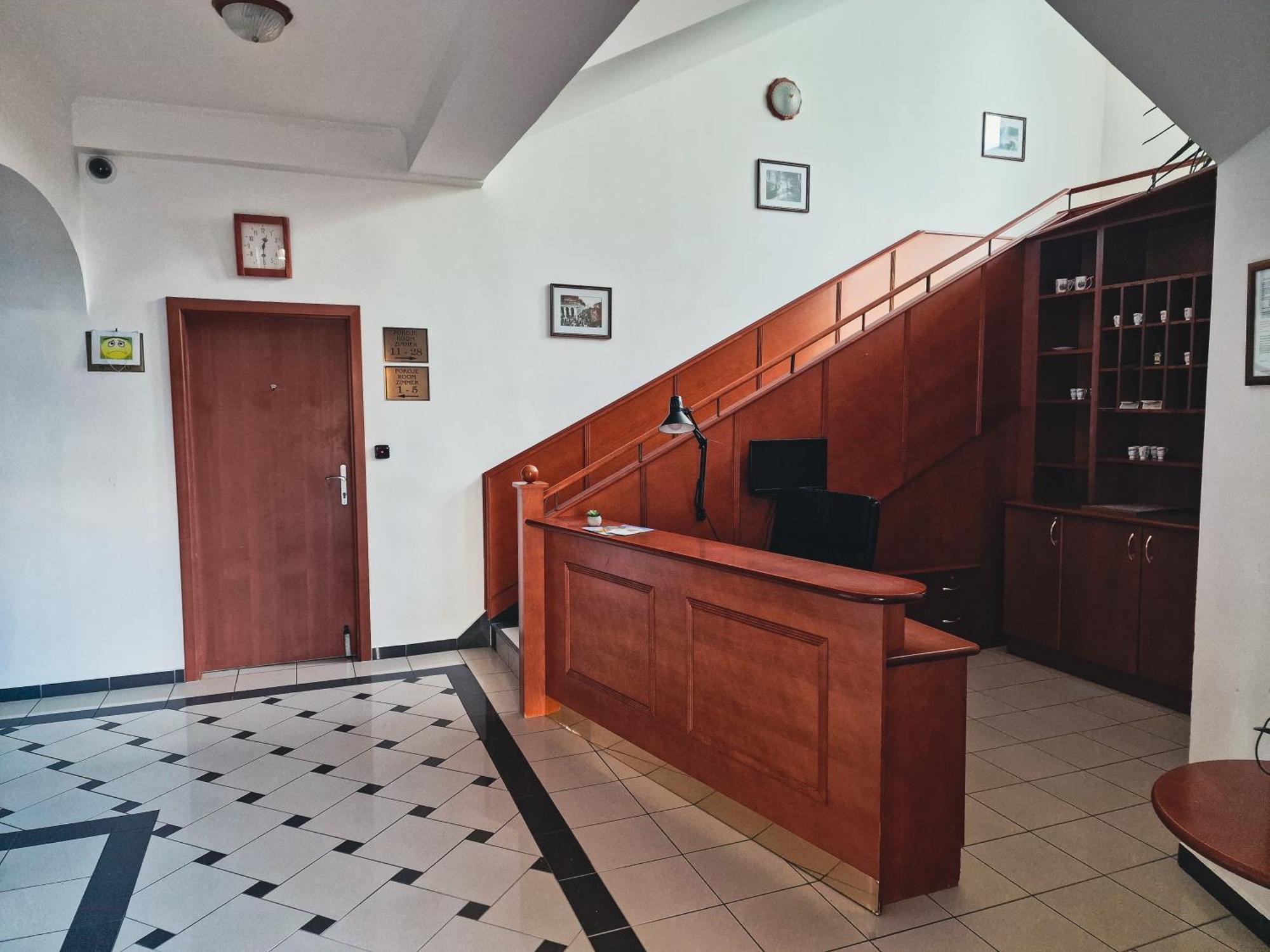 Penzion Harmonie Chodov Hotel Chodov  Buitenkant foto